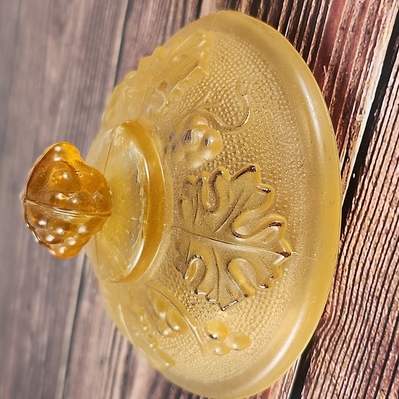 Vintage footed candy dish with lid - Picture 3 of 16